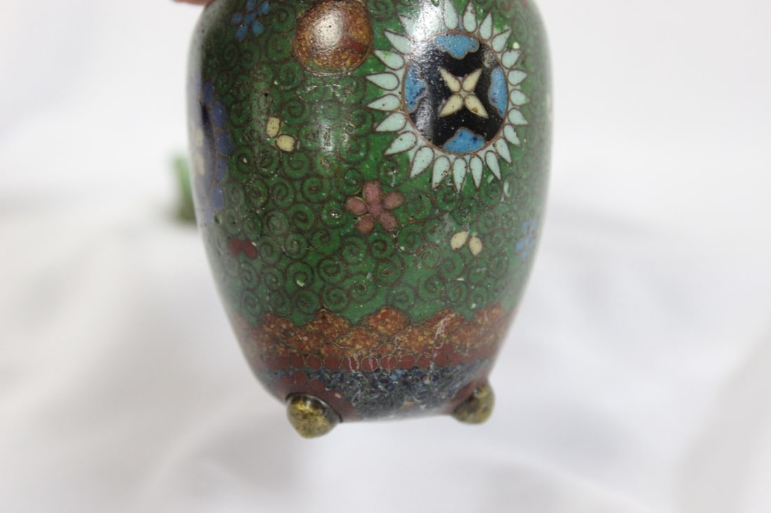 An Antique Japanese Jar with Lid - 6