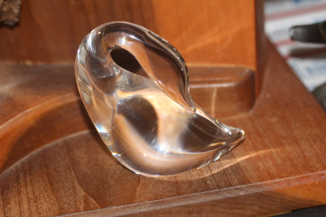 Steuben Swan: marked "Steuben" - 3 3/4" tall