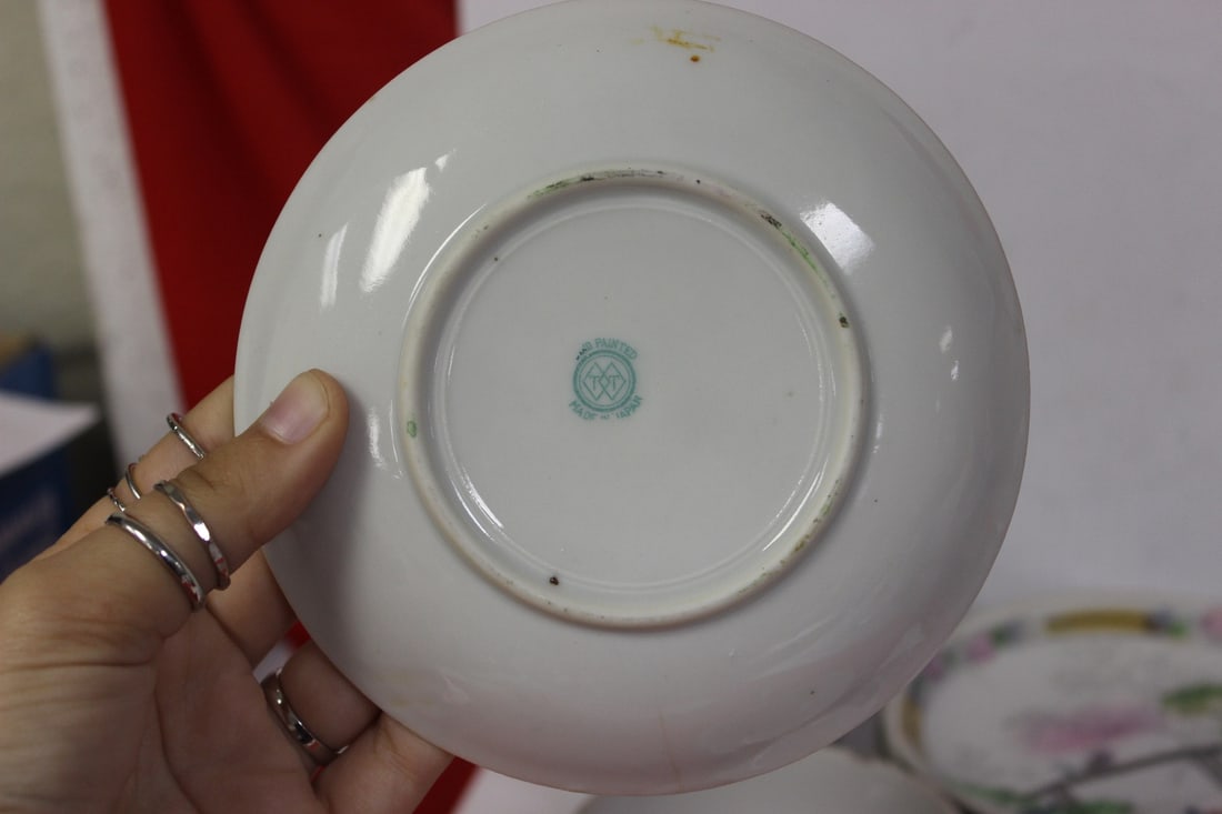 Set of 5 Vintage Japanese Cup and Saucer - 3