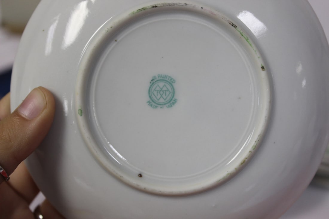 Set of 5 Vintage Japanese Cup and Saucer - 4