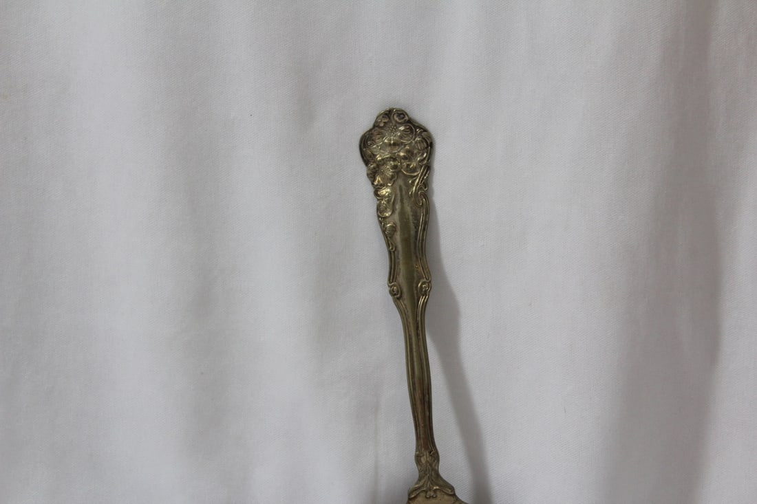 An Ornate Silverplated Serving Spoon - 3
