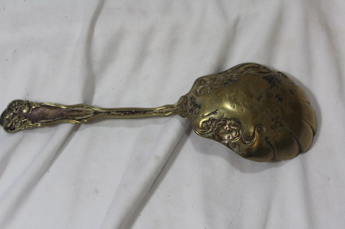 An Ornate Silverplated Serving Spoon - 5