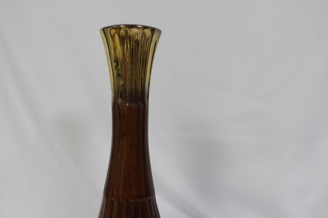 A Vintage Ceramic Trumpet Vase - 3