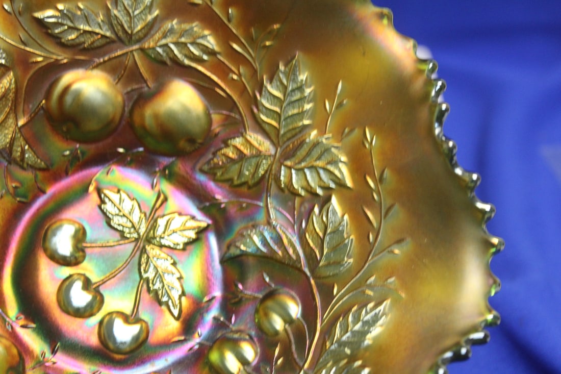 A Carnival Glass Bowl - 4