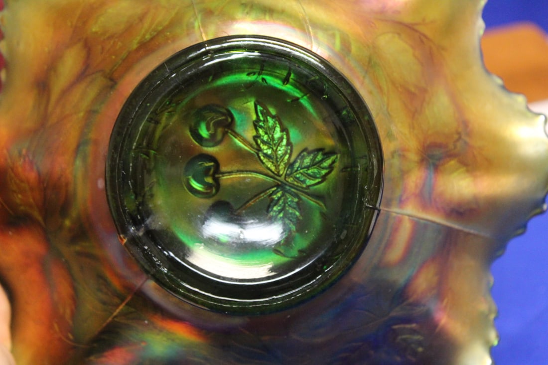 A Carnival Glass Bowl - 7