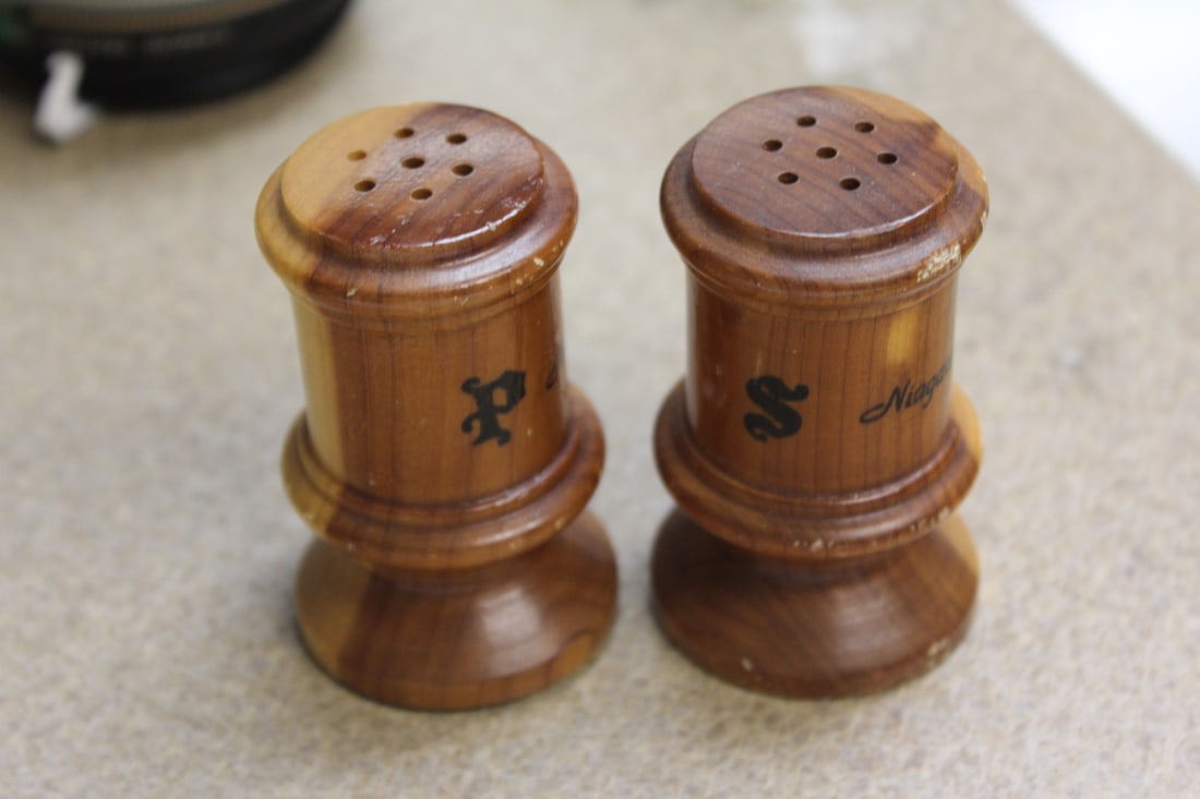 Niagara Falls Wooden Salt and Pepper Shakers - 4