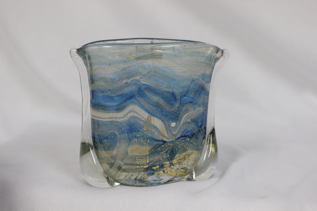 A Gozo Art Glass Widemouth Vase - 2