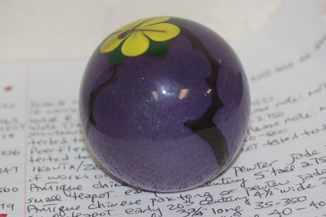Signed Zellique Art Glass Apperweight - 4