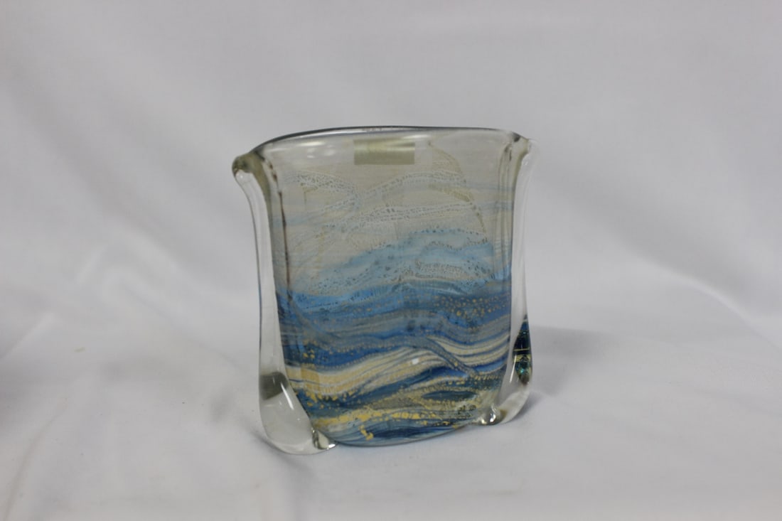 A Gozo Art Glass Widemouth Vase - 2