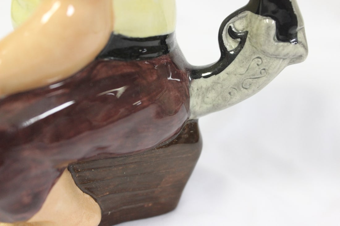 A Tobey Jug - 6