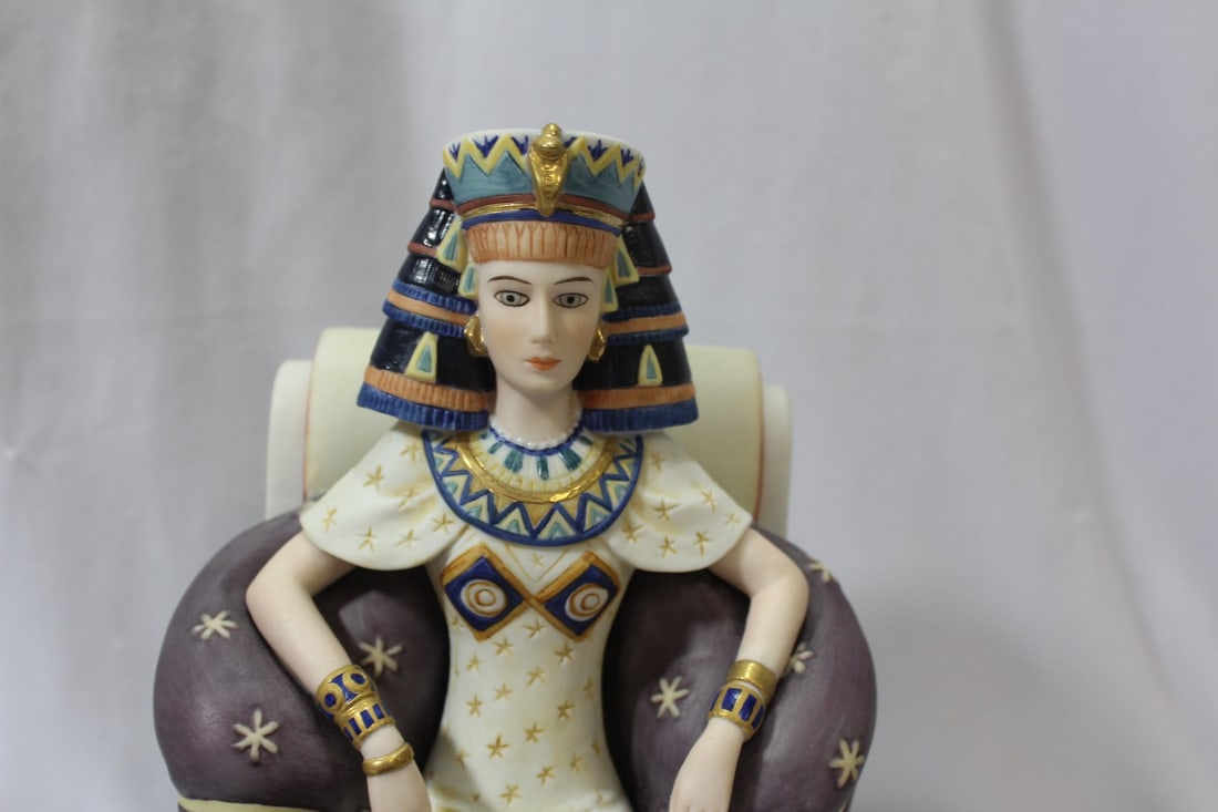 A Hamilton Collection Cleopatra Doll - 11