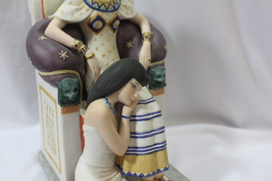 A Hamilton Collection Cleopatra Doll - 4