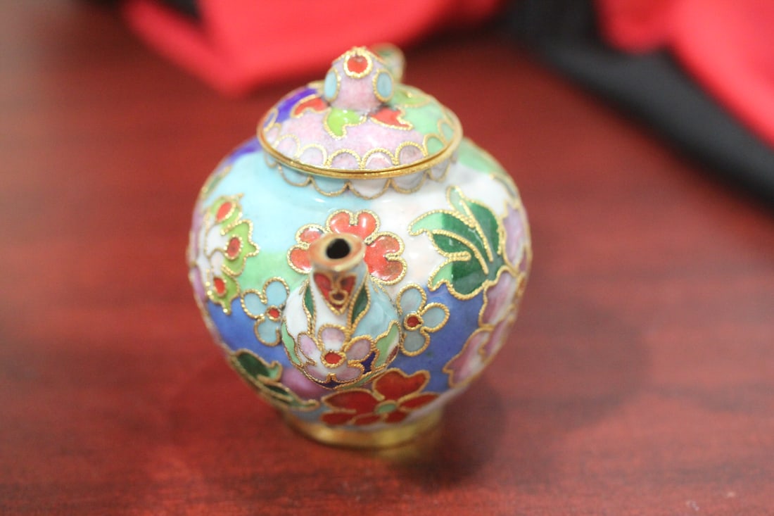 A Vintage Chinese Small Cloisonne Teapot - 3
