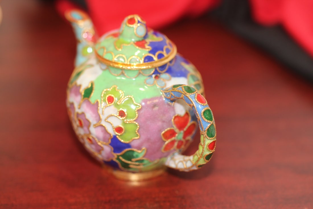 A Vintage Chinese Small Cloisonne Teapot - 4