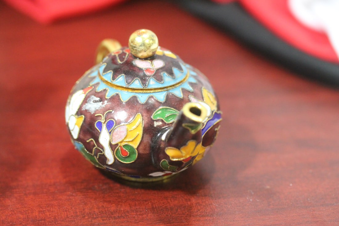 A Vintage Chinese Small Cloisonne Teapot - 4