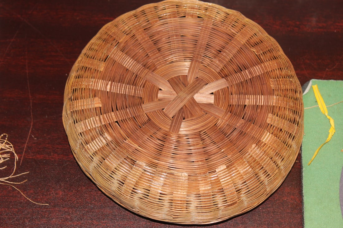 An Antique Chinese Sewing Basket - 7