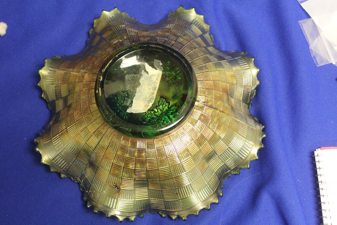 A Carnival Glass Bowl - 5