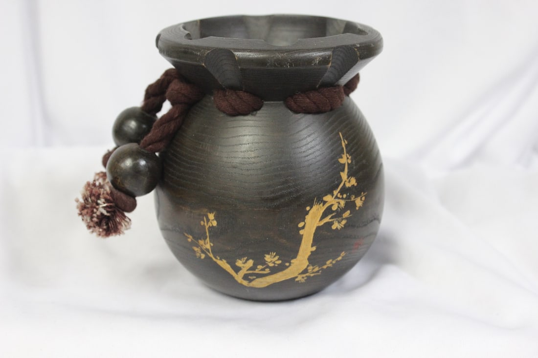 A Wood Oriental Vase: 5" tall