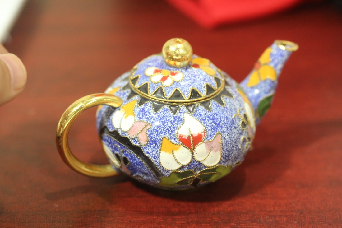A Vintage Chinese Small Cloisonne Teapot - 3
