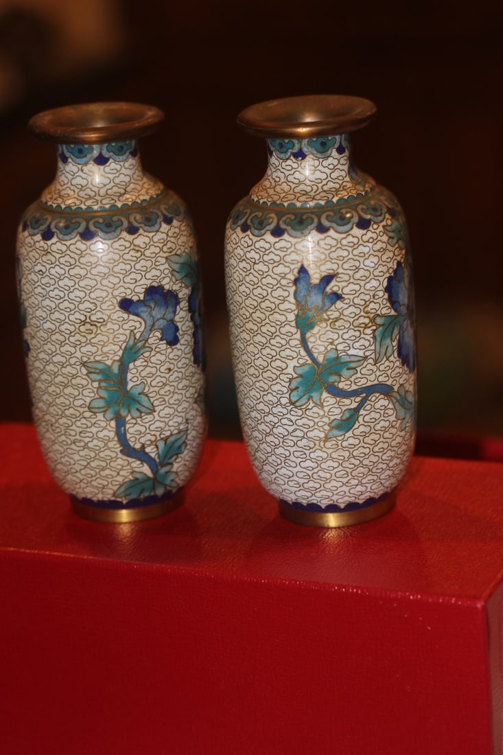 Pair of Vintage Chinese Cloisonne Vases - 2