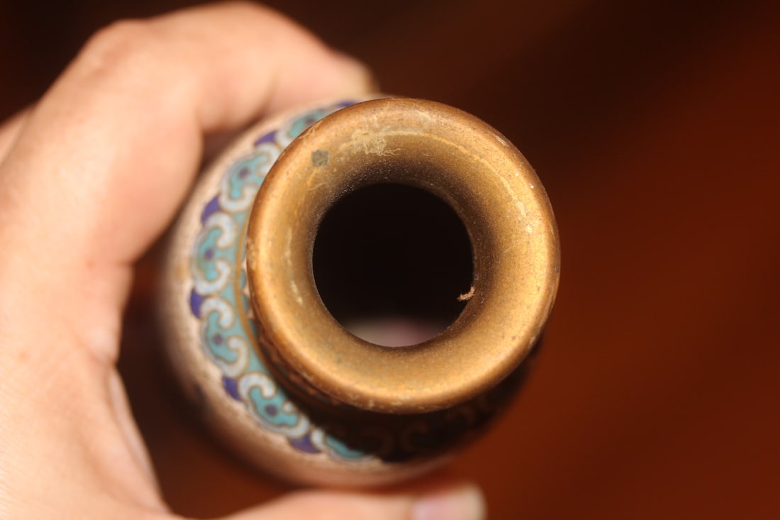 Pair of Vintage Chinese Cloisonne Vases - 3