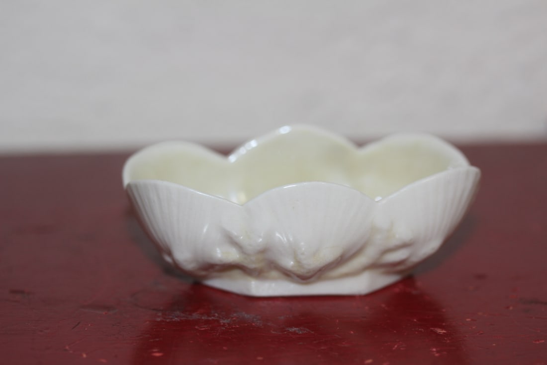 Belleek Salt Container: 3 1/4" in diameter
