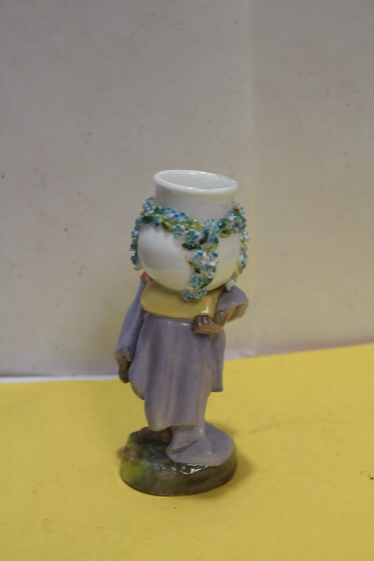 An Antiqe German Figurine - 4