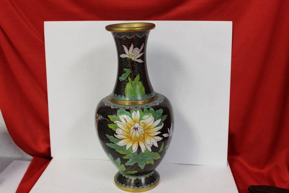A Chinese Cloisonne Vase - 2