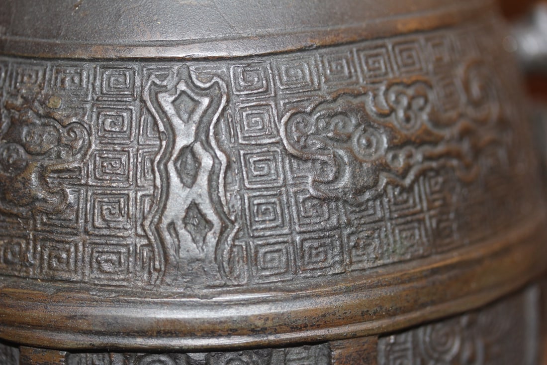 Old Chinese Bronze Vase - 2