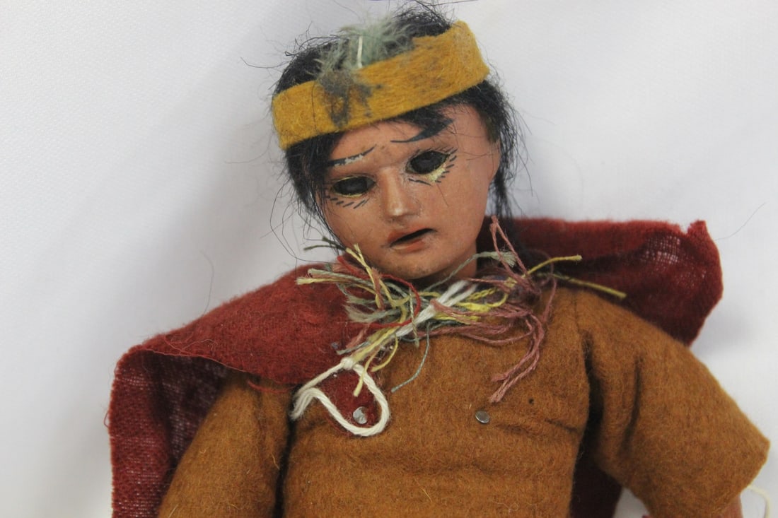 A Vintage Native American Jointed Doll - 3