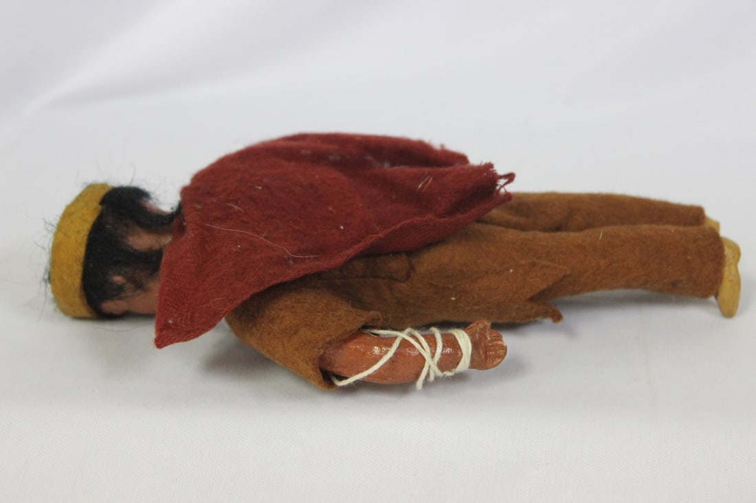 A Vintage Native American Jointed Doll - 4