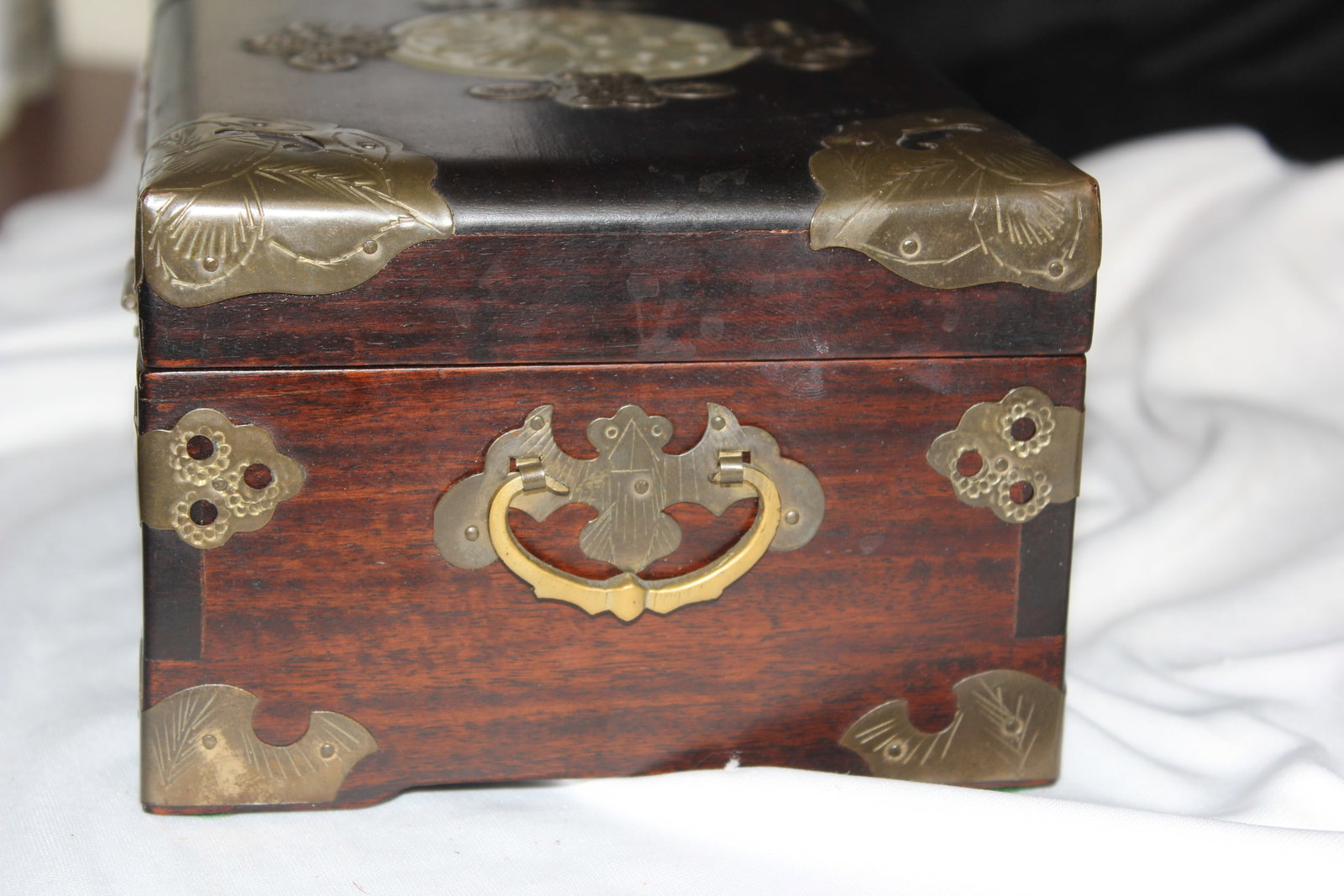 A Vintage Chinese Rosewood and Jade Box - 8