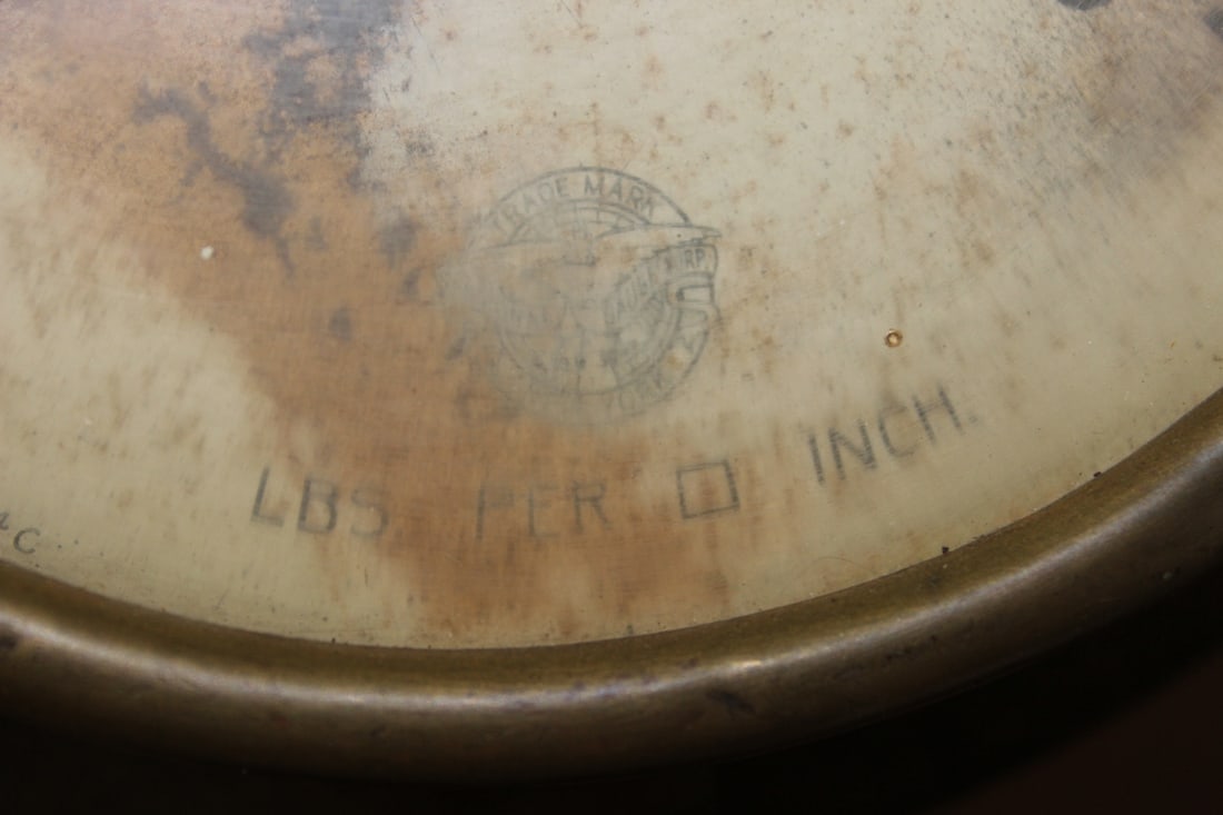 An Antique/Vintage Gauge - 5