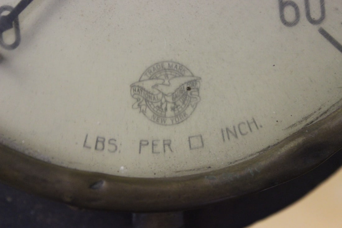 An Antique/Vintage Gauge - 2
