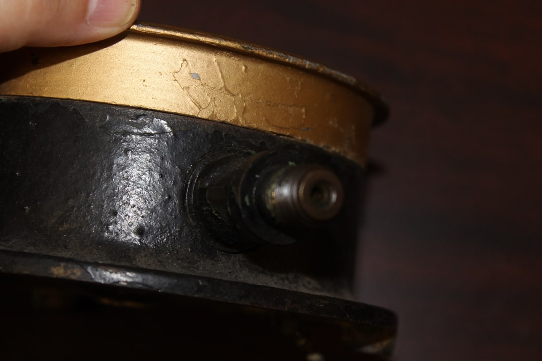 An Antique Pressure Gauge - 4