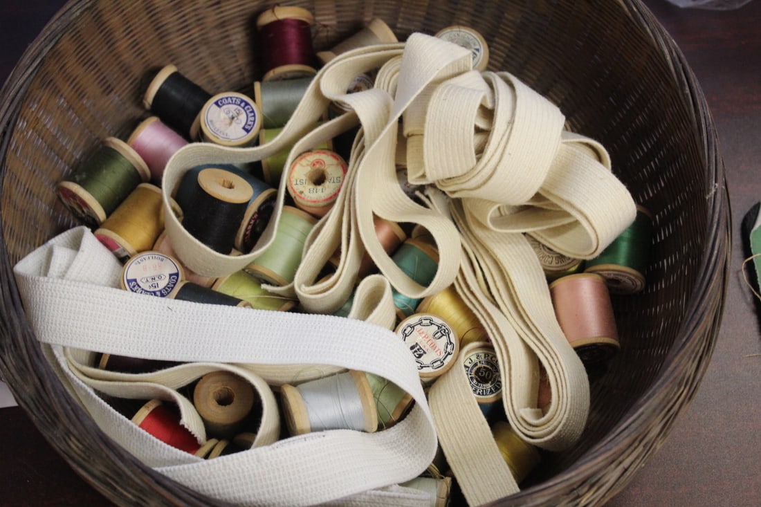 An Antique Chinese Sewing Basket - 5