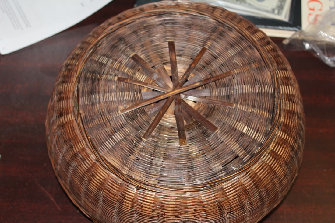 An Antique Chinese Sewing Basket - 9