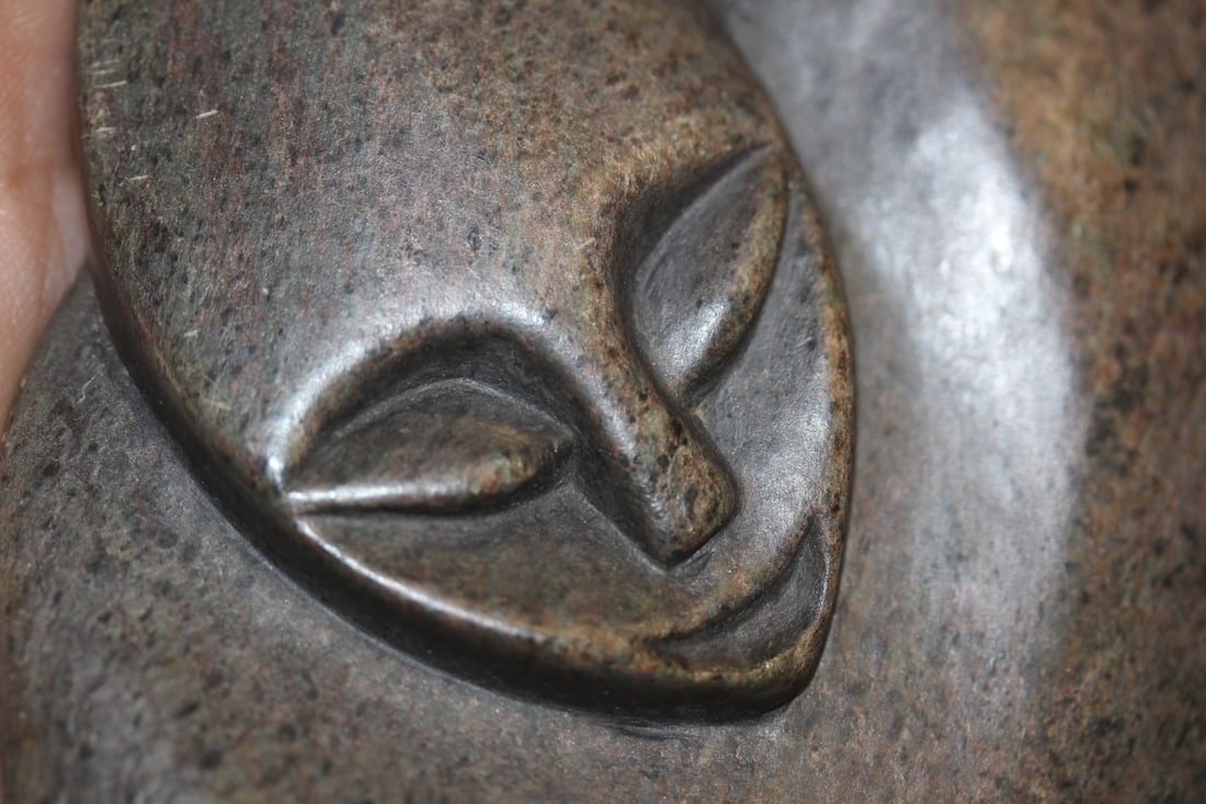 Mother and Child Carved Onyx Statue - 4
