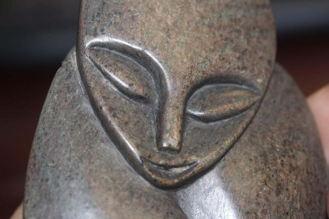 Mother and Child Carved Onyx Statue - 5