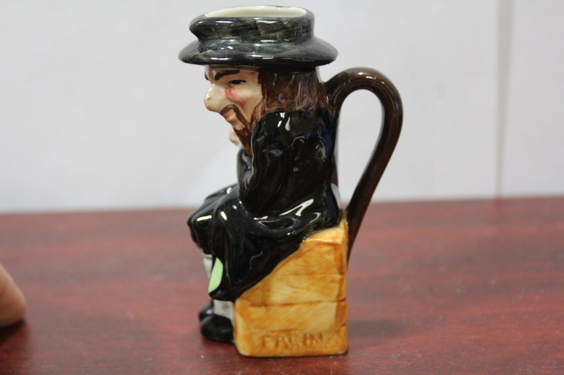 An Artone Small Porcelain Mug - 2
