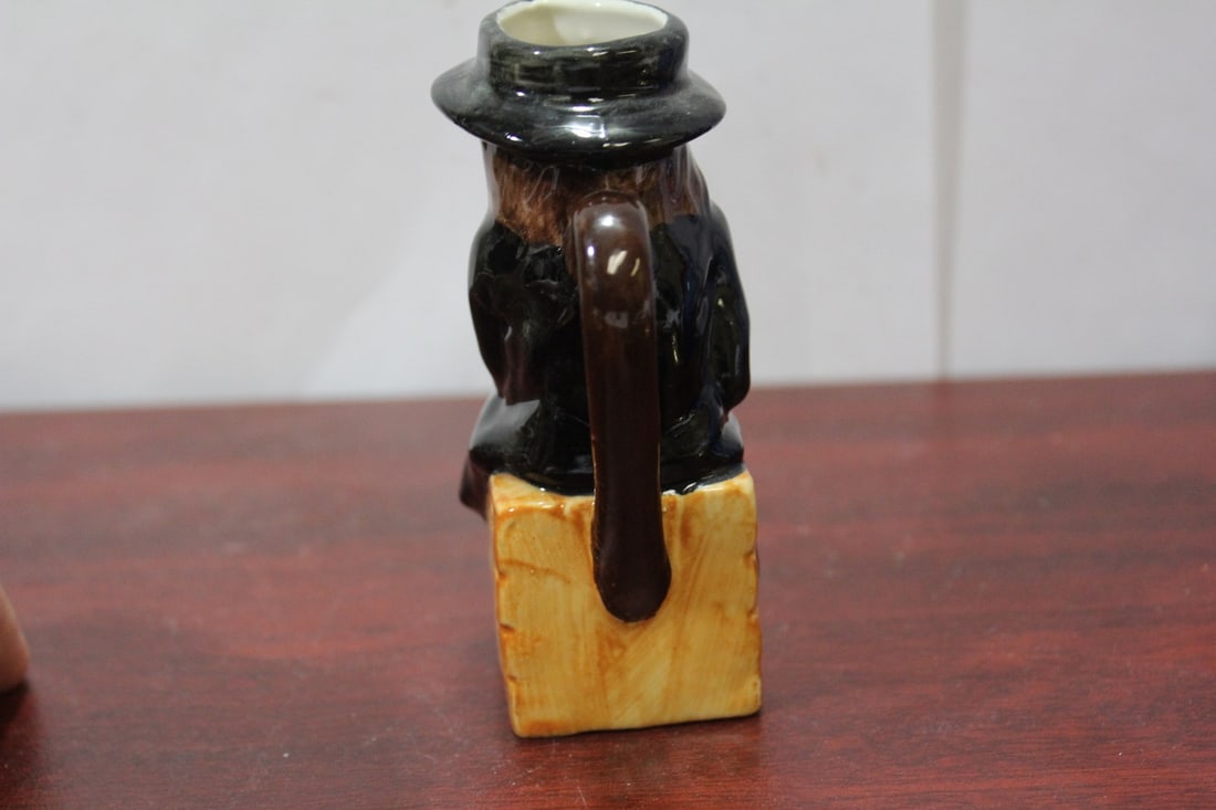 An Artone Small Porcelain Mug - 5