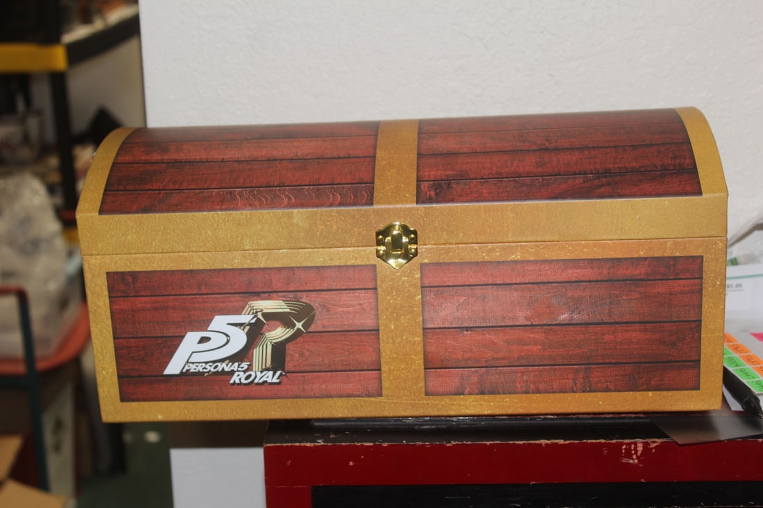 P5 Royal Treasure Box: 16 inches across