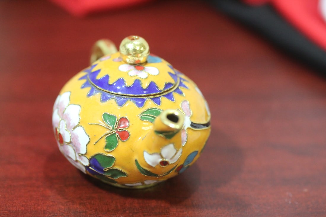 A Vintage Chinese Small Cloisonne Teapot - 2