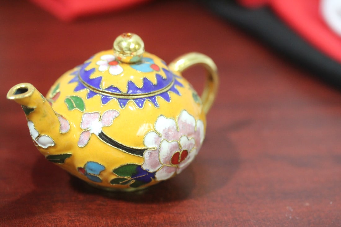 A Vintage Chinese Small Cloisonne Teapot - 3