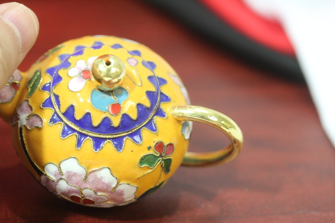 A Vintage Chinese Small Cloisonne Teapot - 5