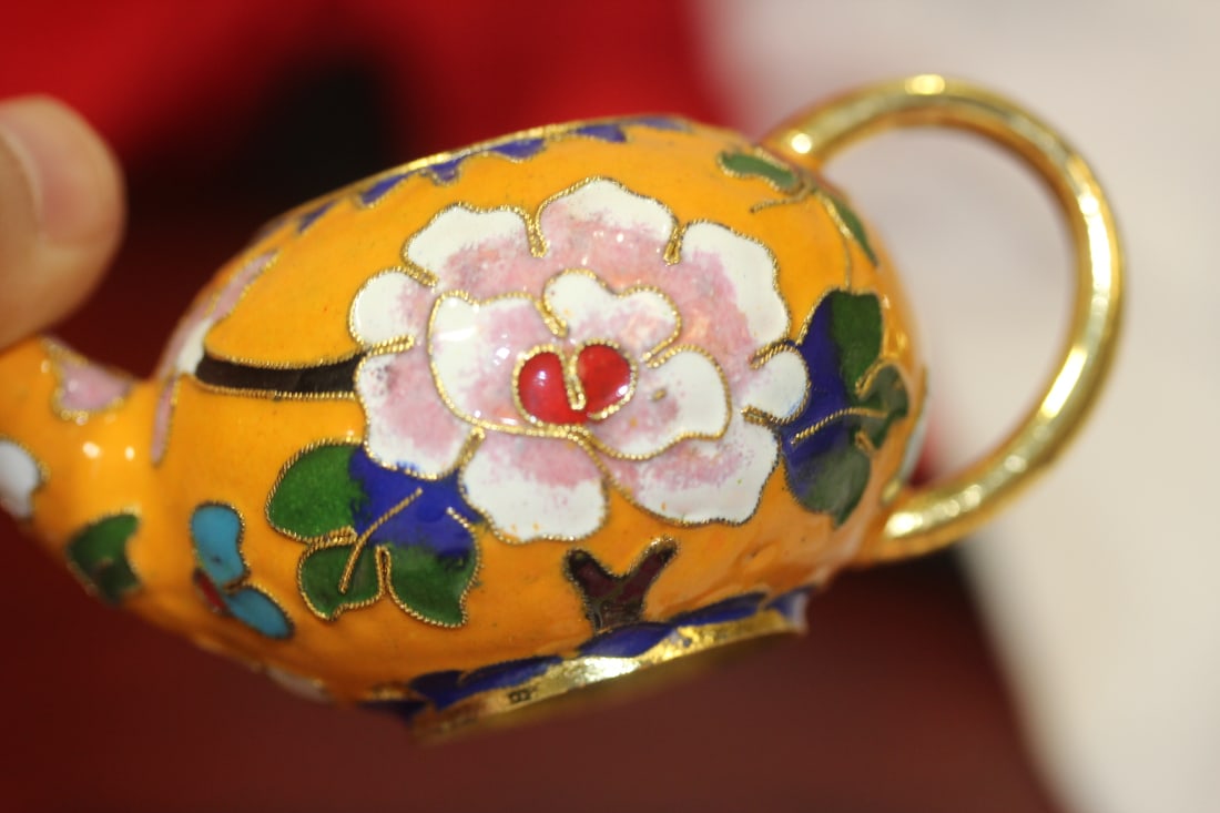 A Vintage Chinese Small Cloisonne Teapot - 8