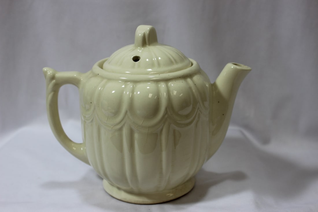 A Vintage Shawnee Teapot - 2