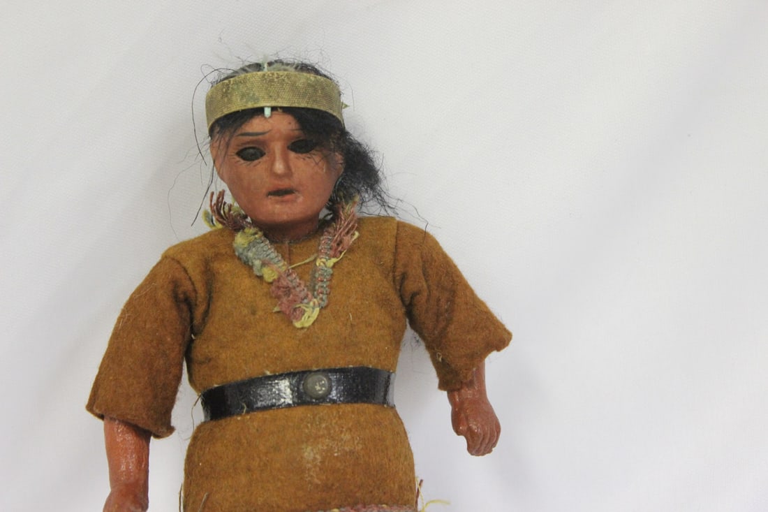 A Vintage Native American Jointed Doll - 2