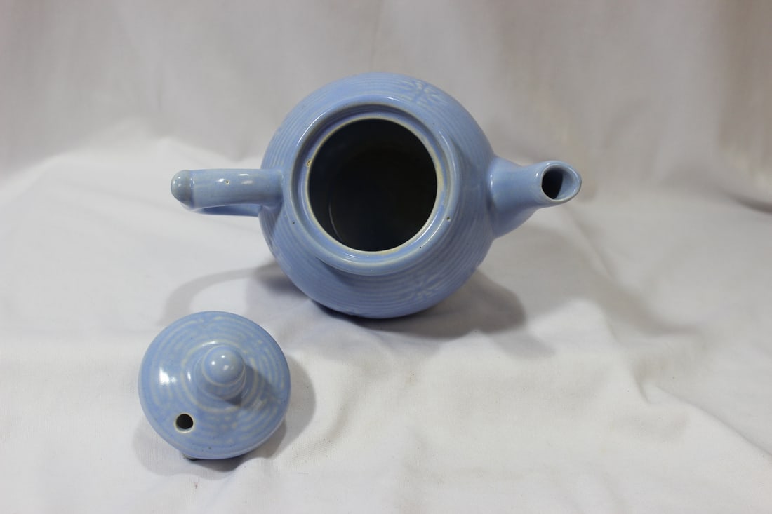 A Vintage Shawnee Teapot - 4