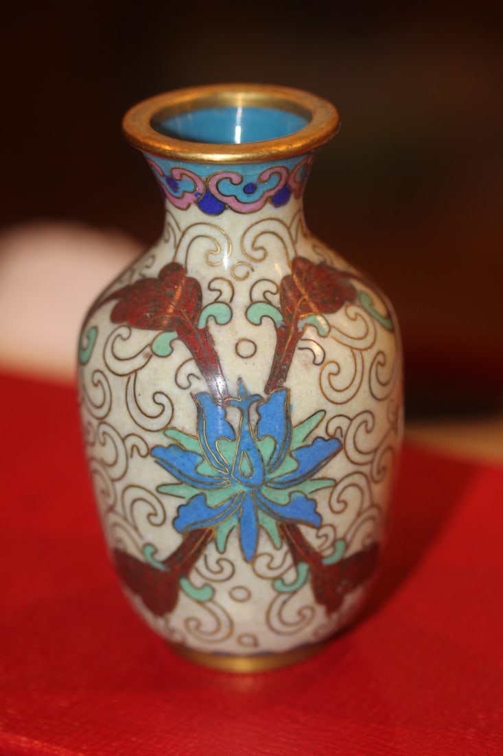 Small Chinese Cloisonne Vase - 3